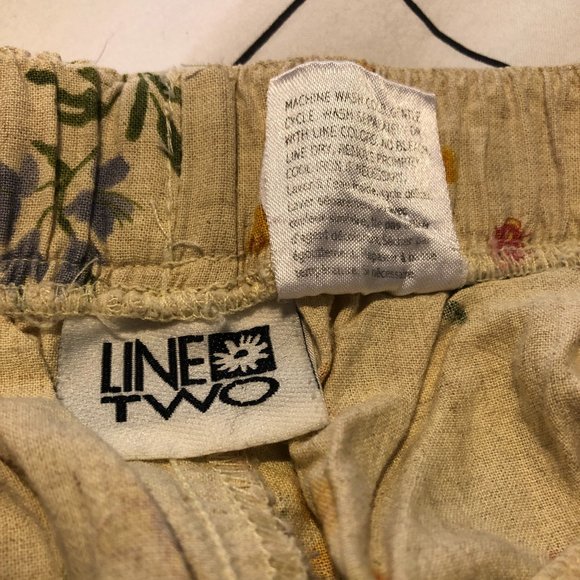Linen Garden Themed Elastic Waistband Shorts by Line Two - Size XS - Picture 3 of 4